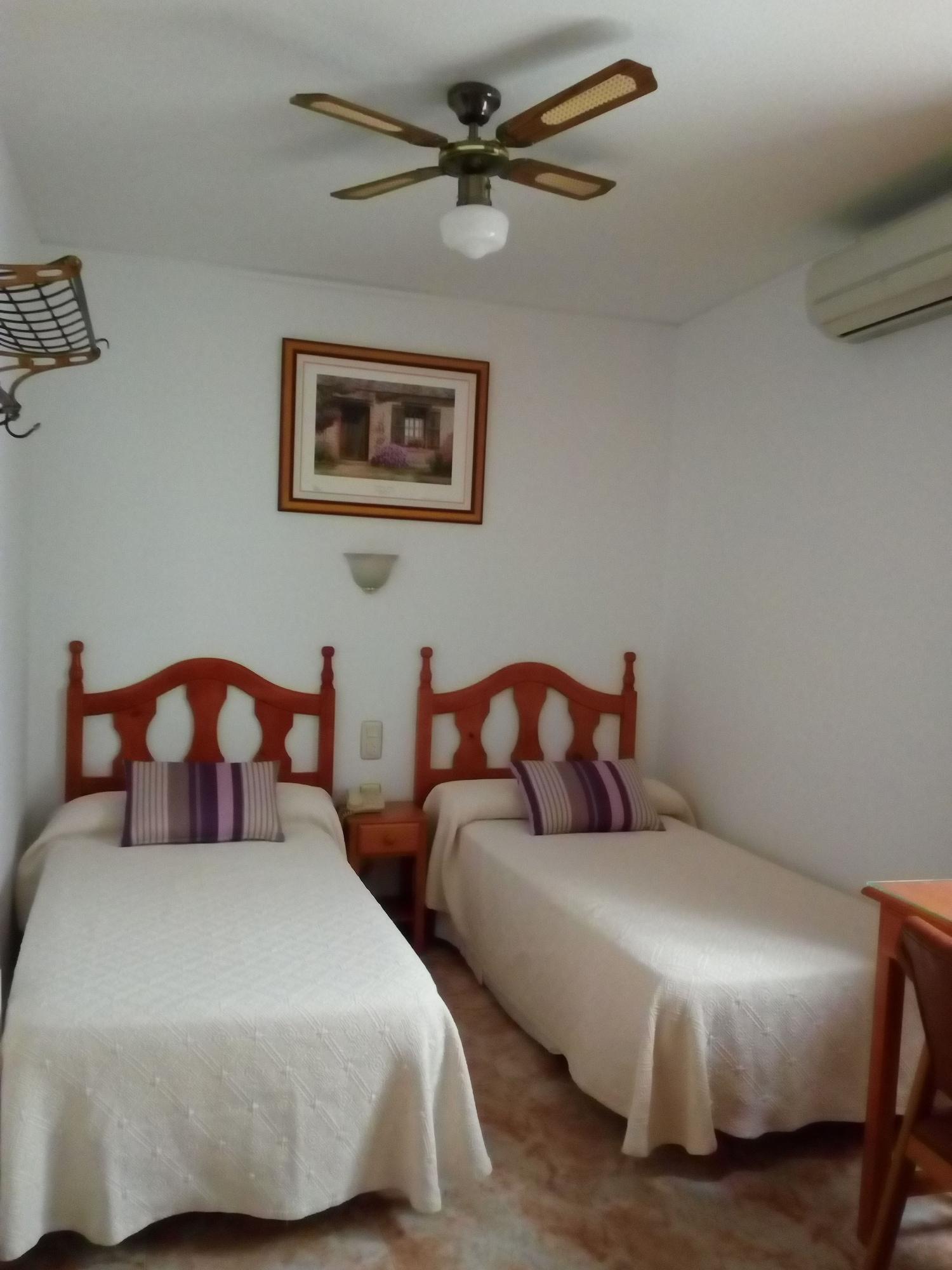Hostal Rural Montual Los Baños Extérieur photo