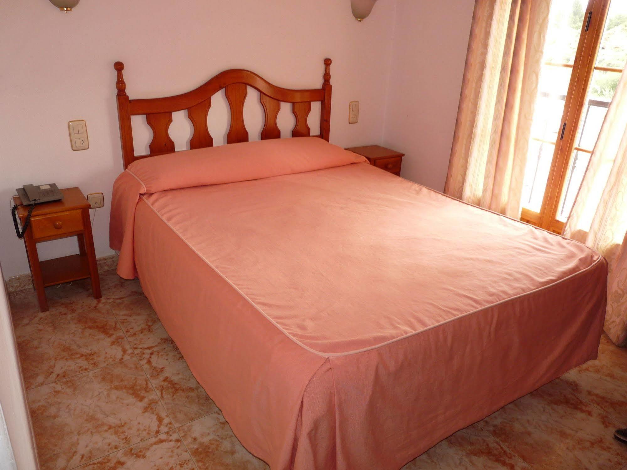 Hostal Rural Montual Los Baños Extérieur photo