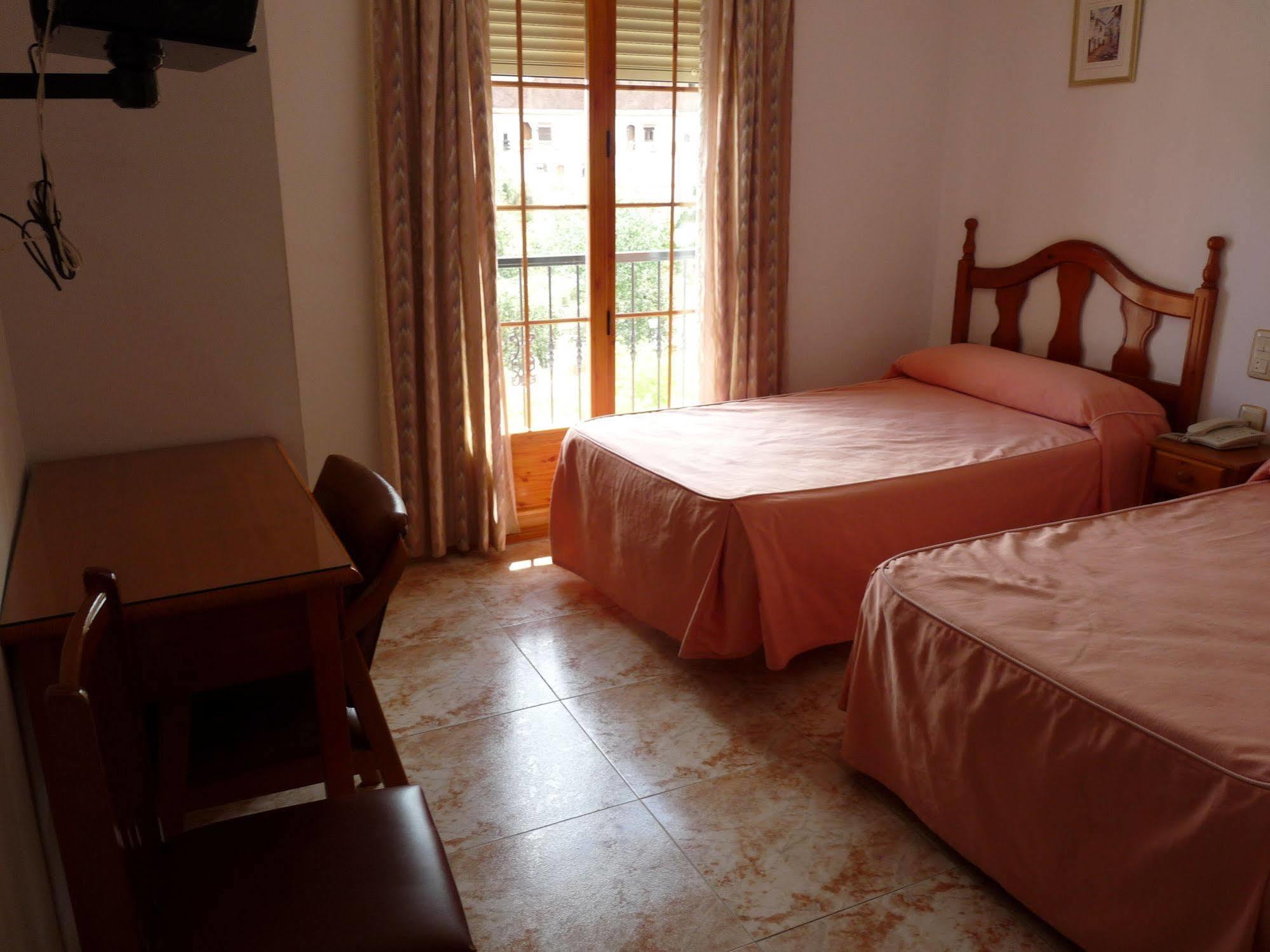 Hostal Rural Montual Los Baños Extérieur photo
